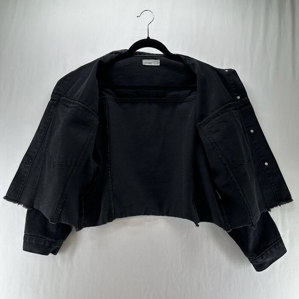Elia Cher Cropped Denim Jacket Womens XL Pockets Frayed Hem Biker Grunge Black - Picture 3 of 13